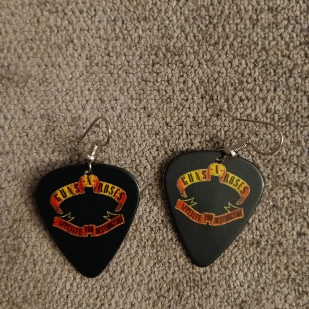 GUNS N ROSES GUITAR PICK EARRINGS